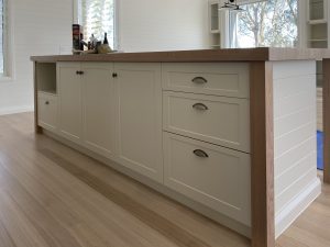 Kitchen-Island-with-Timber-Surrounds-2500x1875-1 - MD Kitchens - MD Kitchens Kitchen-Island-with-Timber-Surrounds Bellarine Peninsula